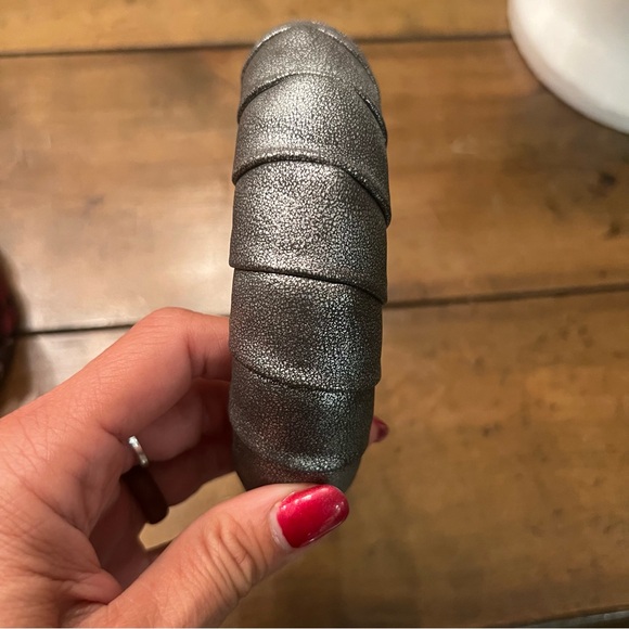 TRINA TURK silver faux leathered wrapped headband - Picture 6 of 9